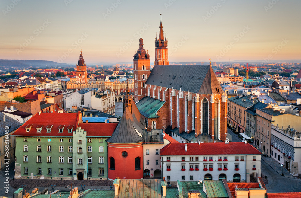 Kraków Bazylika Mariacka i Rynek panorama miasta