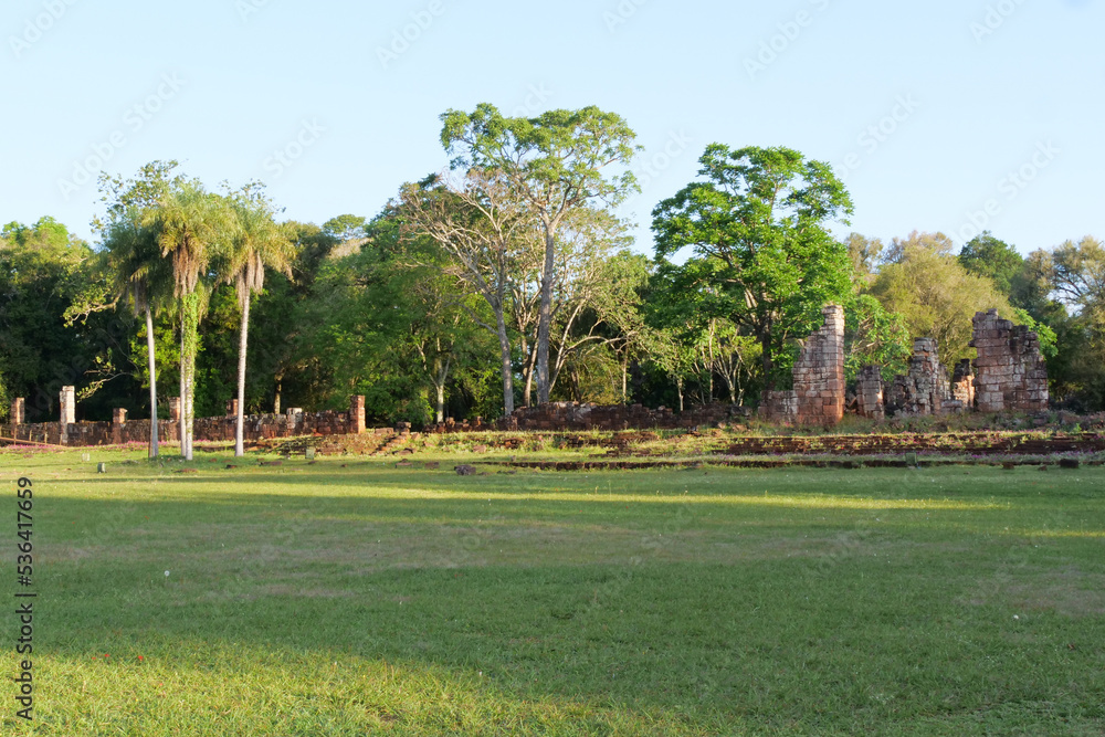 Naklejka premium Ruin wall of buildings at Misión Jesuítica de Santa Ana, Argentina