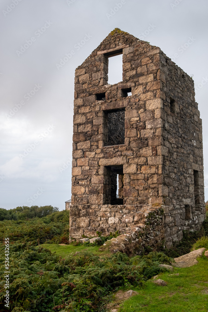 Ruins of Cornish tin mine engine house at Wheal Coates in St Agnes, Cornwall, UK, which is located along the South West Coast Path
