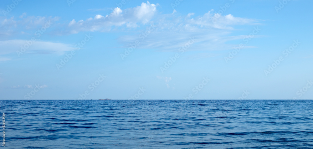 Obraz premium sea and sky landscape summer concept