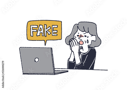 ネット上のフェイクニュースを間に受けて驚くシニア女性　インターネットでの犯罪や誹謗中傷