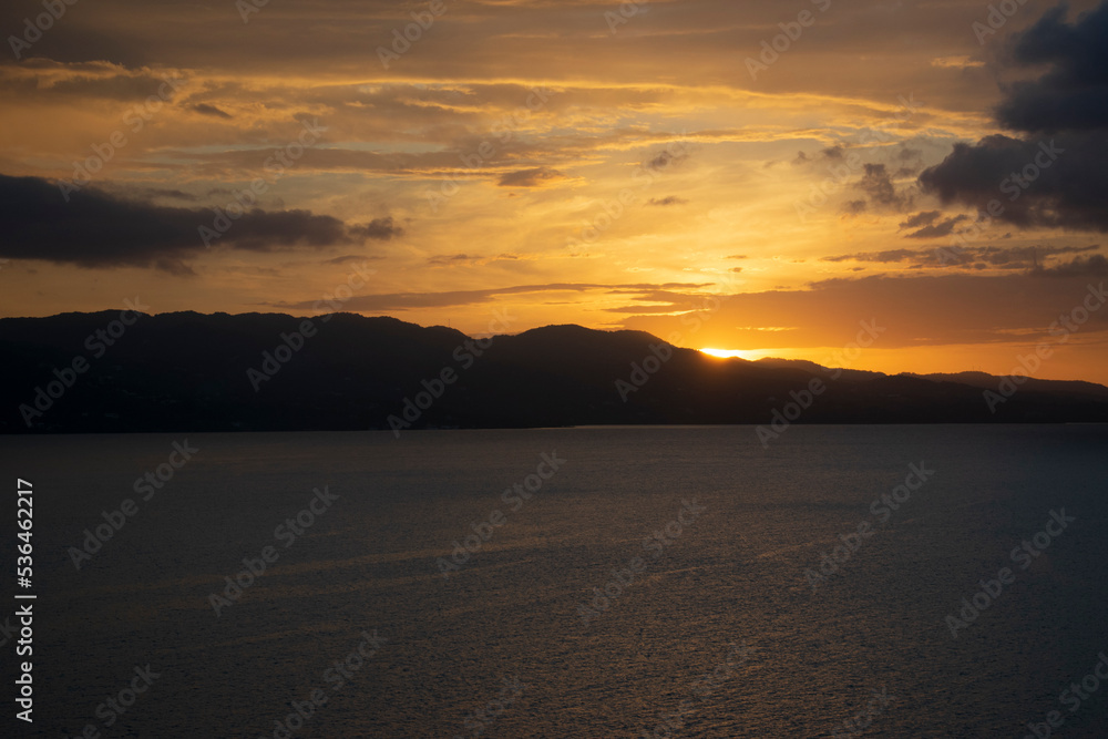 Fototapeta premium sunset over the sea in montego bay