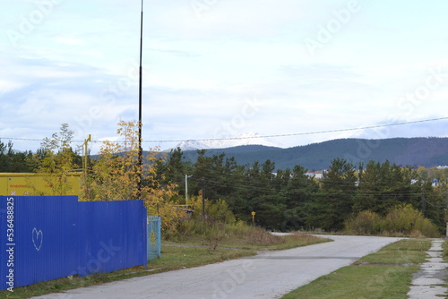 road to the mountain