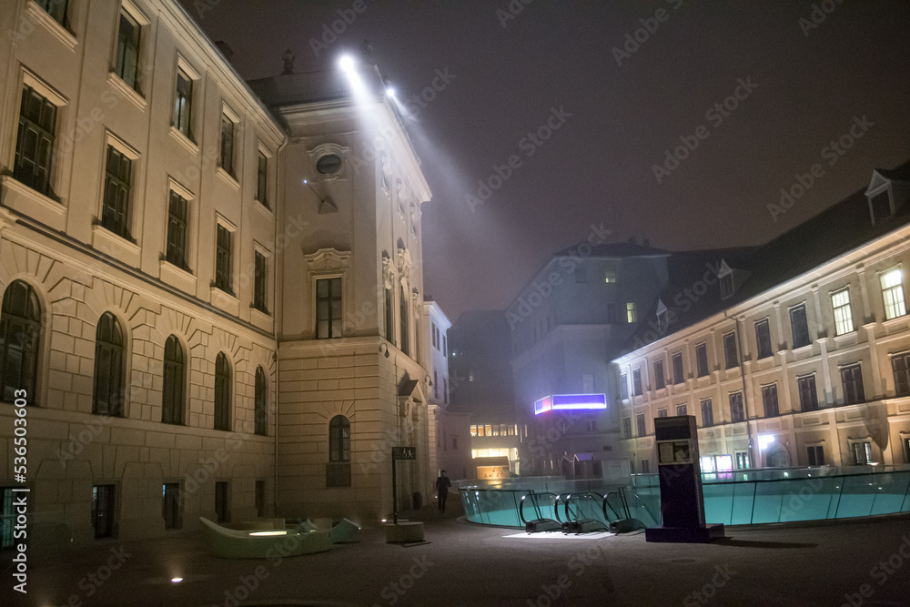 Ταπετσαρία Nachts im grazer Joanneumsviertel