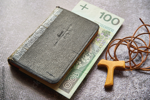 kościół i pieniądze  photo