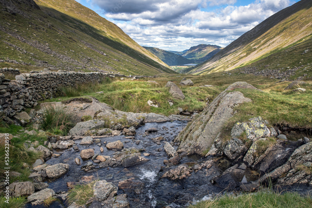 Obraz premium Looking down to Brothers water from Kirston pass