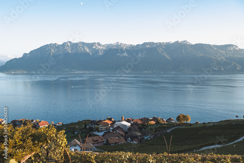 coucher du soleil sur la riviera vaudoise photo