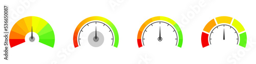 Conjunto de tableros de velocímetro. Indicador de velocidad. Tacómetro, barómetro. Valoración de velocidad de escala. Ilustración vectorial