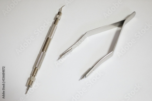 腕時計のベルト調整する精密工具