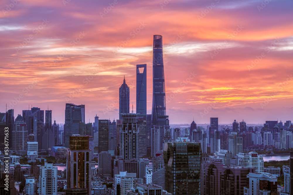 Fototapeta premium The sunglow cityscape of Shanghgai, China.