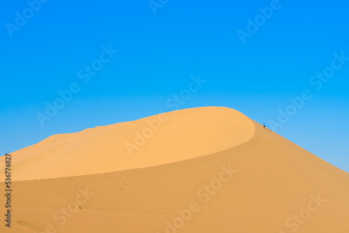 pattern shapes of desert sand dunes