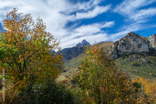 I primi colori dell’autunno ai piedi del Monviso – Rifugio e Lago Alpetto – Valle Po -Cuneo