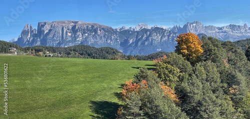 Blick auf den Schlern von Oberbozen aus im Herbst, Südtirol, Alpen, Italien photo