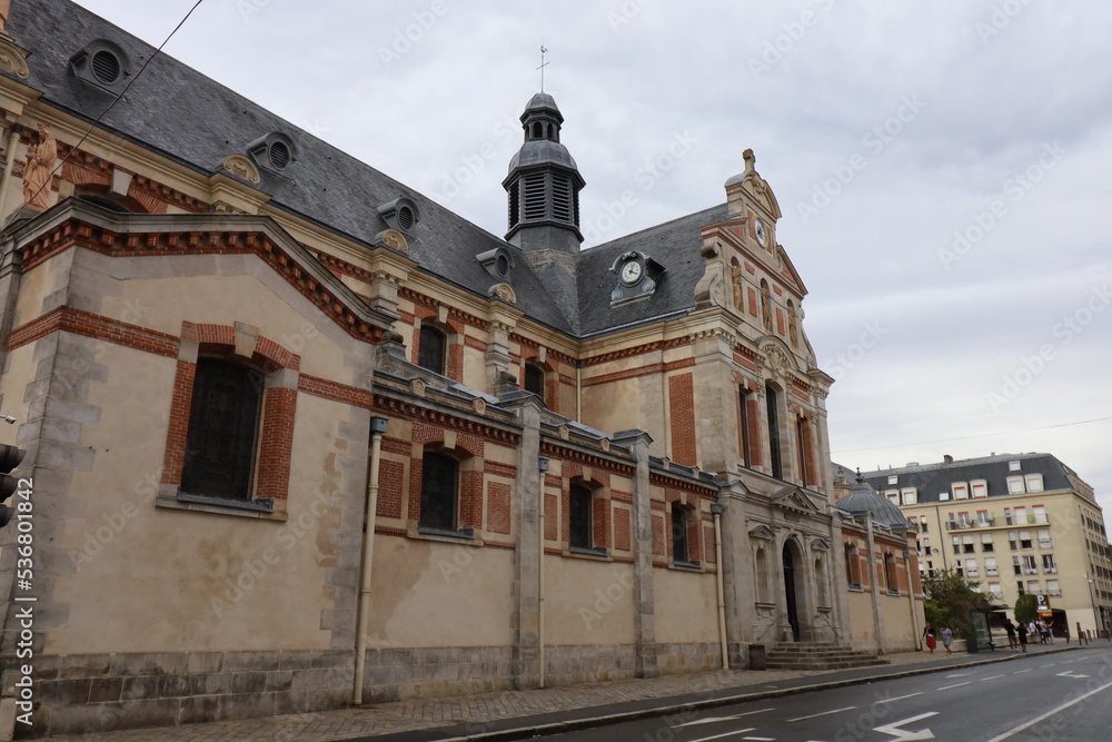 L'église catholique Saint Louis, ville de Fontainebleau, département de Seine et Marne, France