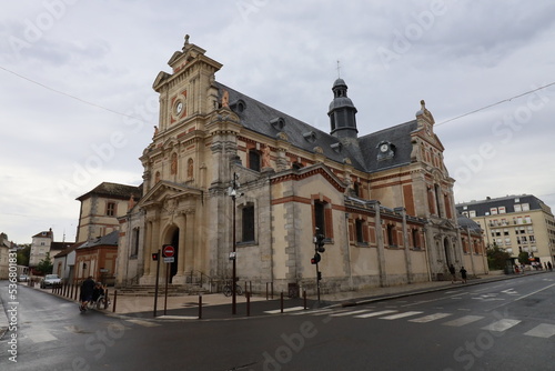 L'église catholique Saint Louis, ville de Fontainebleau, département de Seine et Marne, France © ERIC