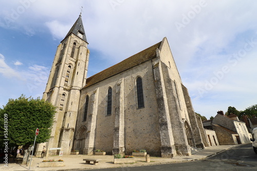 Eglise Notre Dame de l'Assomption de la très sainte Vierge, vue de l'extérieur, ville de Milly la Forêt, département de l'Essonne, France