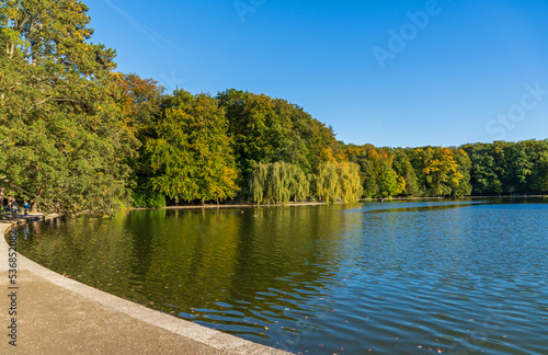 Adenauerweiher im Stadtwald  K  ln