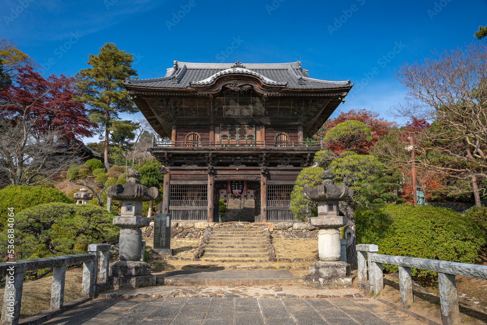 高麗山聖天院 山門(風神雷神門) 日高市