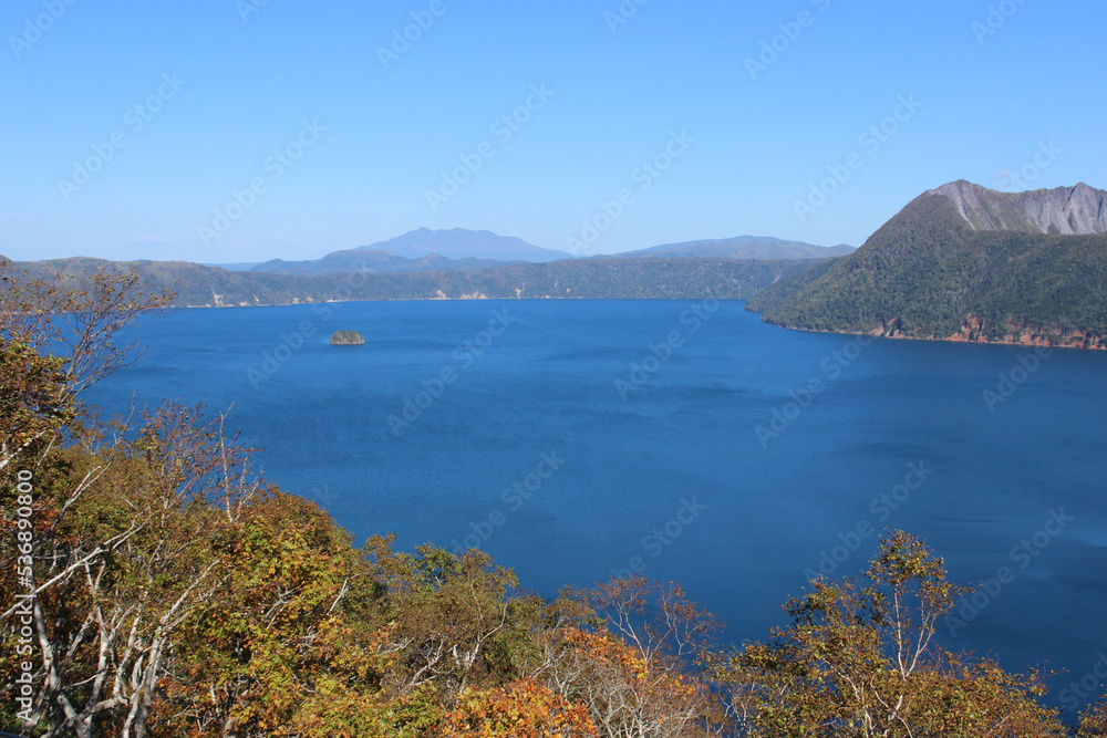 青い静かな湖　摩周湖
