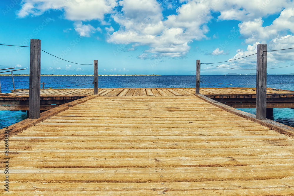 Obraz premium Wooden pier in Kralendijk, Bonaire, Caribbean Netherlands.