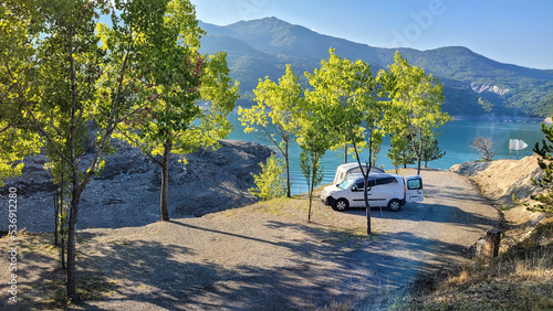 Frankreich Lac de Serre-Ponçon Camping Glamping Vanlive Vanlife Vorzelt mobile working digital live digitale nomaden