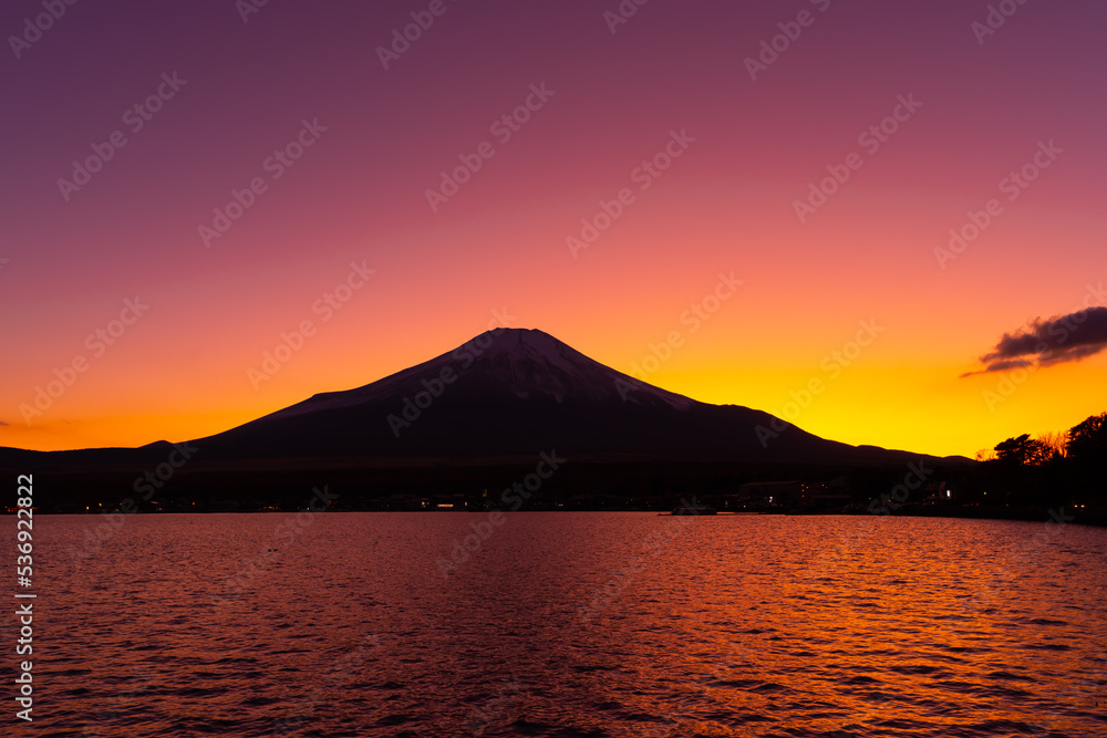 夕焼けの富士山　
