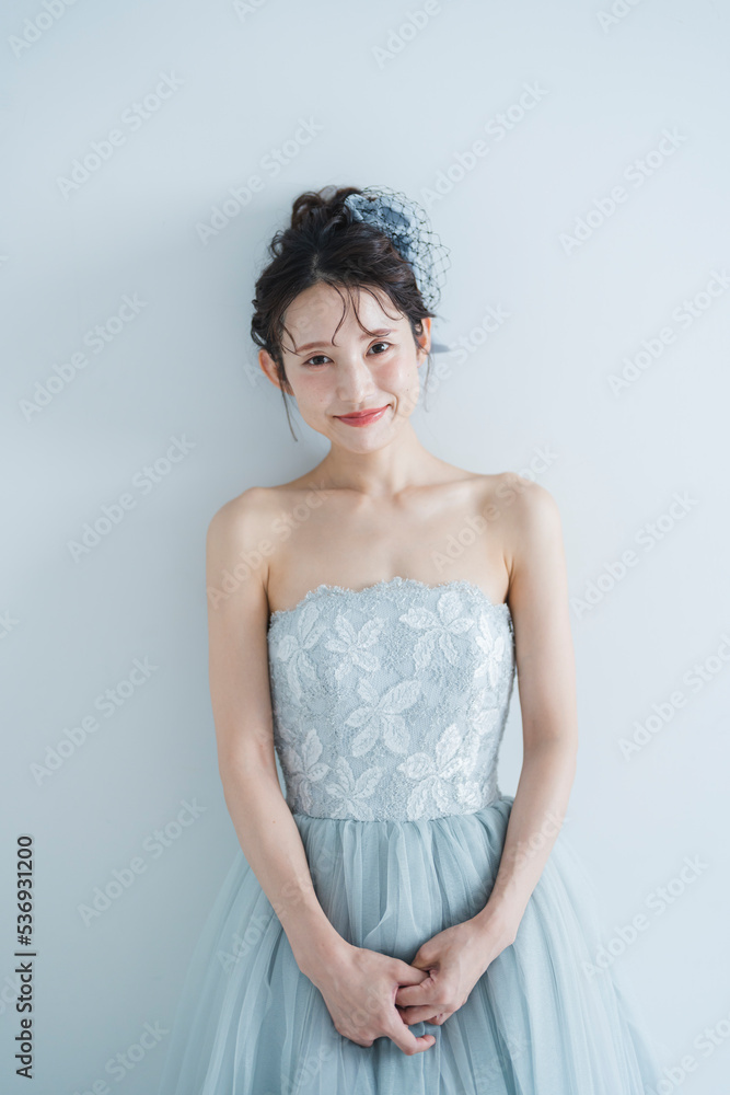 ウェディングドレスを着た花嫁 ウェディングドレスを着た花嫁