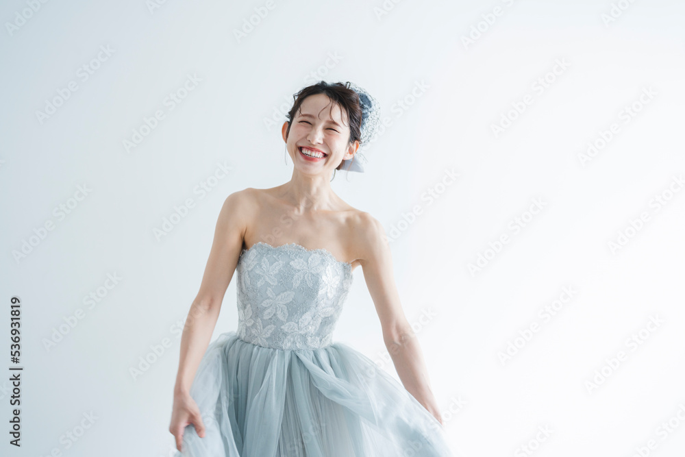 ウェディングドレスを着た花嫁 ウェディングドレスを着た花嫁