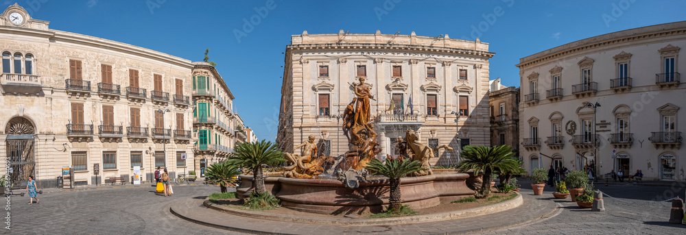 Extra wide view of Piazza Archimede in Syracuse with the beautiful Diana Fountain