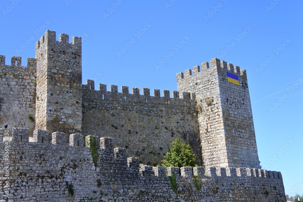 Türme und Zinnen der Burg von Montemor-o-Velho	