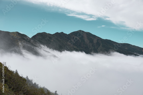 Fototapeta Naklejka Na Ścianę i Meble -  美しい山の風景