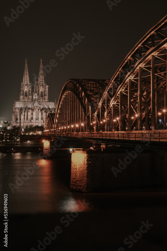 cologne cathedral at night
