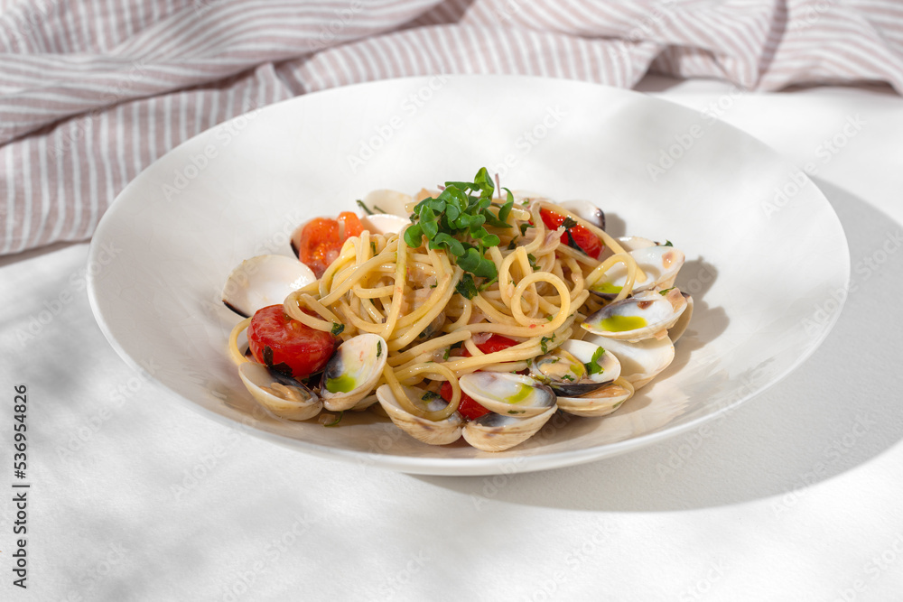 Spaghetti alle Vongole traditional italian seafood pasta with fresh clams Spaghetti alle Vongole traditional italian seafood pasta with fresh clams