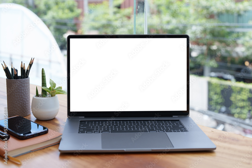 A blank white screen computer can insert text or images A blank white screen computer can insert text or images
