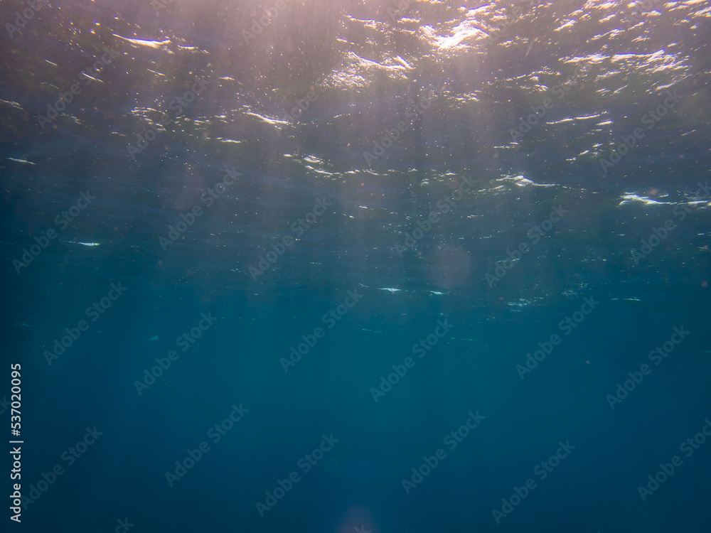 Fototapeta premium 石垣島の海の光のカーテン