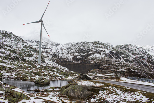 Gebirge mit Schnee (Gotthard)