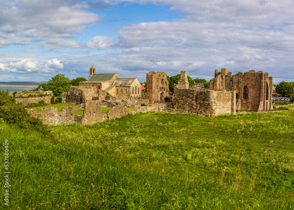 Obraz premium lindisfarne priory