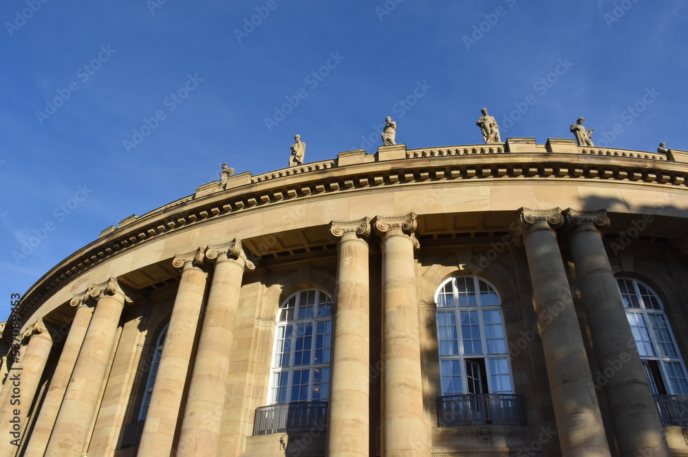 Dach der Staatsoper in Stuttgart