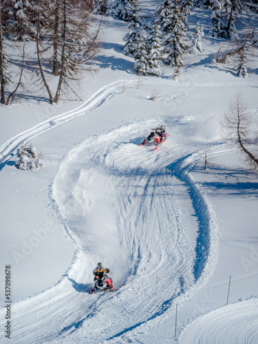 RACE OF SNOWMOBILE © andrea