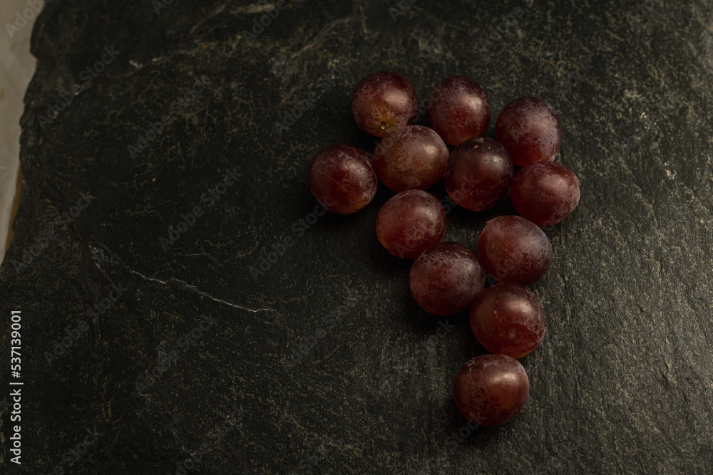 Obraz premium 12 twelve grapes for New Year and Christmas tradition