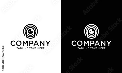 Abstract eye from stripes vector icon logo design template. Minimalistic optic, vision, shutter vector sign symbol mark logotype. on a black and white background.