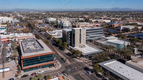 Obraz na płótnie Chandler, Arizona, USA - January 4, 2022: Afternoon sunlight shines on the urban core of downtown Chandler. w salonie