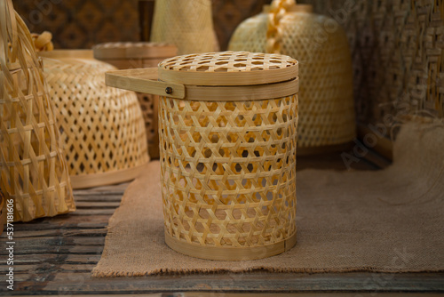 Product details of home-scale bamboo crafts that produce products such as bamboo trays, bamboo boxes, lampshades, bamboo bowls, bamboo bags and others