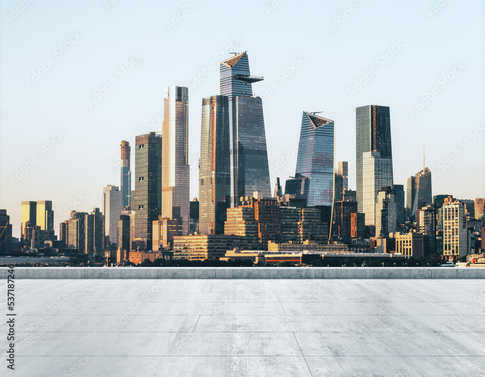 Empty concrete dirty embankment on the background of a beautiful New York city skyline at daytime, mockup