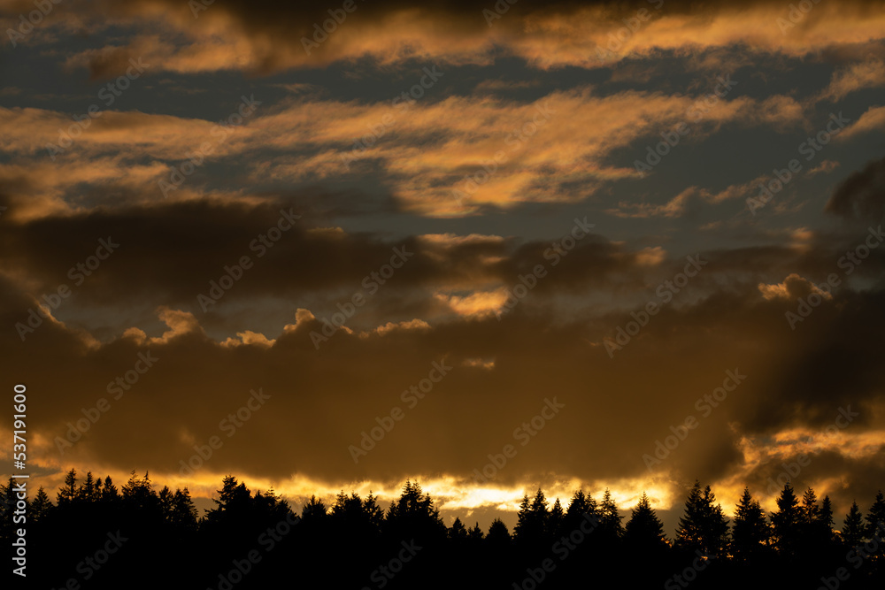 sunset sunshine through cloud