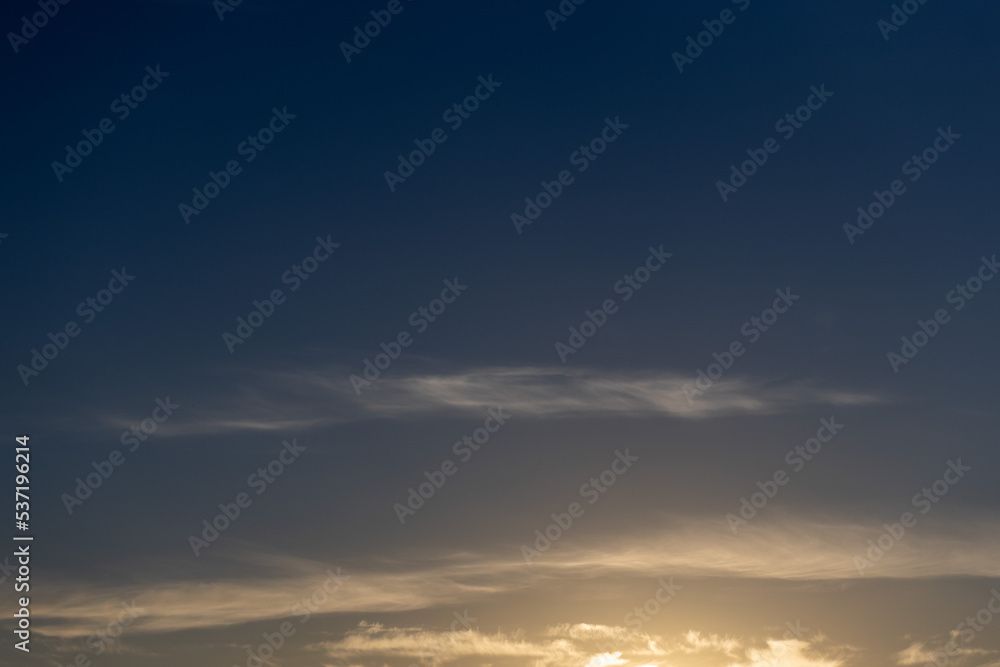 Obraz premium White clouds fly in the sky