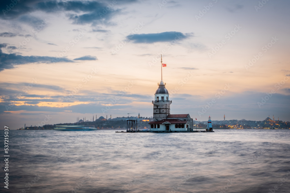 Torre de la doncella, mar del Bósforo, Estambul.
