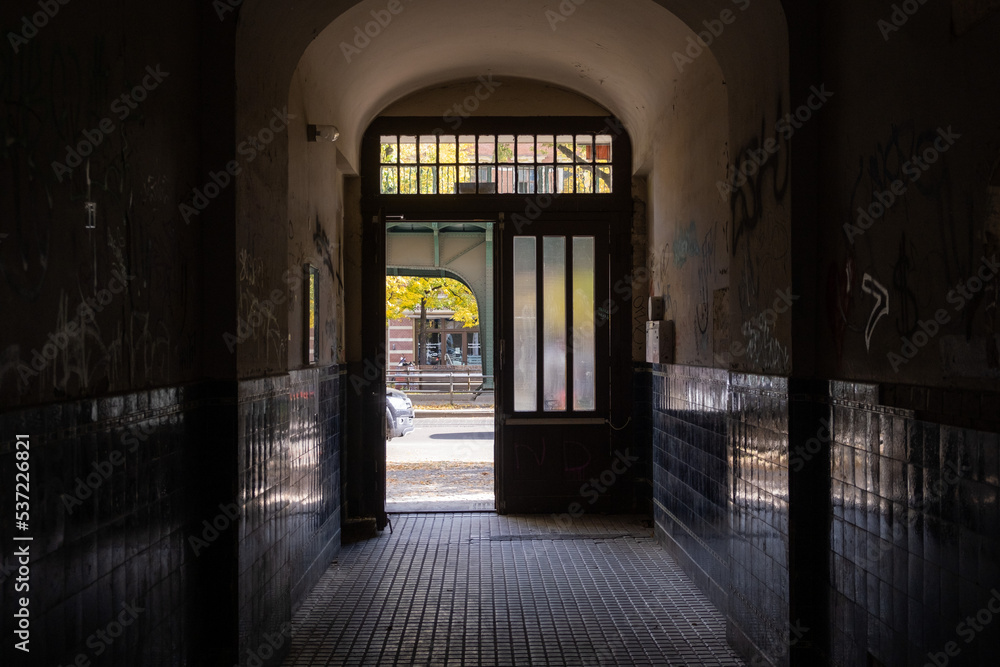 Fototapeta premium Trist house hallway