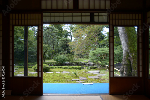 旧三井家下鴨別邸 主屋から庭園を望む 京都市左京区下鴨