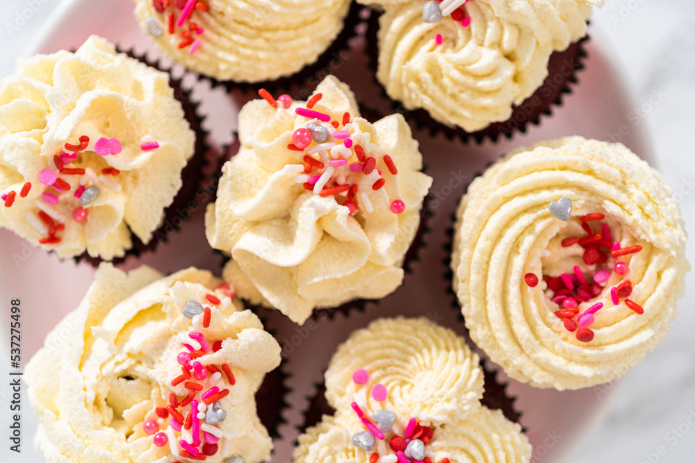 Red Velvet Cupcakes with White Chocolate Ganache Frosting Red Velvet Cupcakes with White Chocolate Ganache Frosting